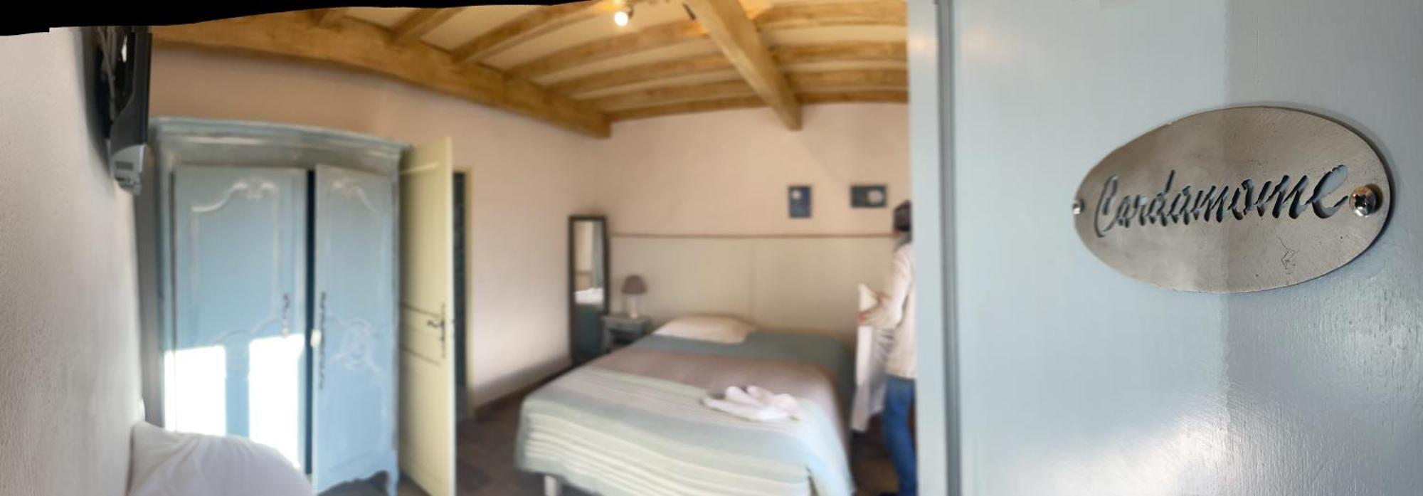 Saturargues L'Escampe Bed & Breakfast 部屋 写真