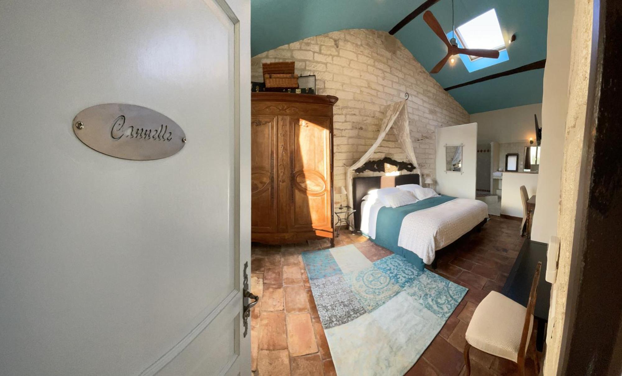 Saturargues L'Escampe Bed & Breakfast 部屋 写真